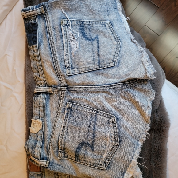 Bundle of American Eagle jean shorts - Picture 9 of 10